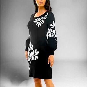 Nina Leonard Black and Cream Knit Top